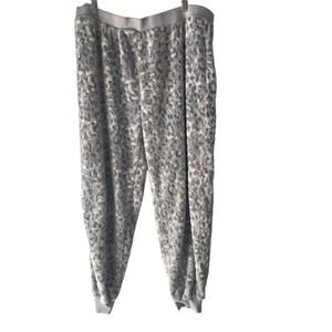Peaches And Dreams Size XL Grey Leopard Fuzzy Pajama Pants